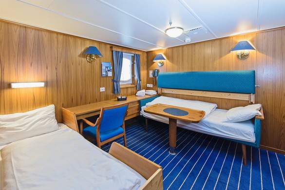 Hurtigruten MS Lofoten Polar Outside Middle Deck.jpg